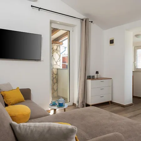 Apartment Luce Ližnjan